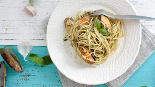 Паста з мідіями у вершковому соусі