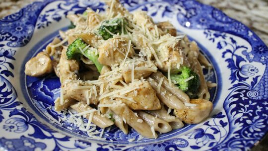 Паста з курячим філе і вершками