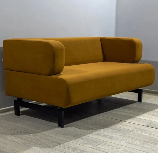 Диваны на ножках