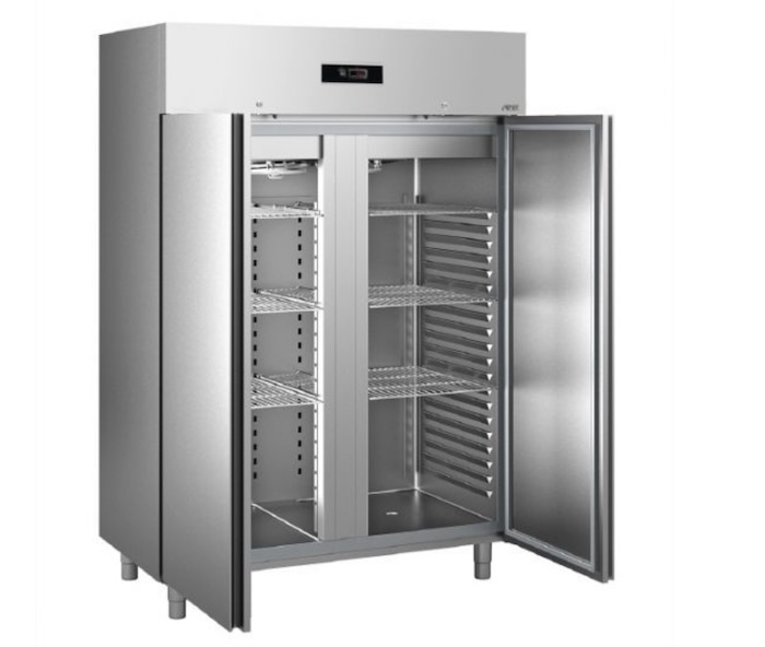 Холодильные и морозильные шкафы