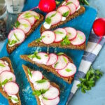 Брускетти з крем-сиром та тонкою редискою