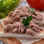 Паштет із квасолі та обсмаженої цибулі