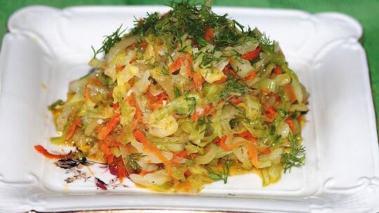 страви з молодої капусти