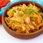 Тушкована молода капуста з сосисками за 15 хвилин