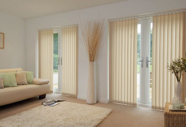 Вертикальні жалюзі