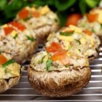 Печериці, фаршировані овочами