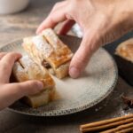 Яблучні рулетики з корицею